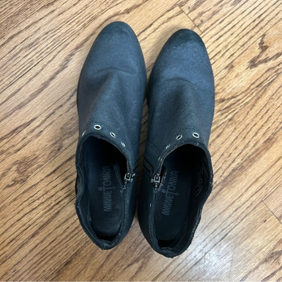 Minnetonka | Brenna Distressed Suede Booties - Picture 9 of 15